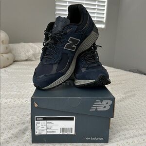 2002RD Suede Unisex New Balance Navy Sneakers